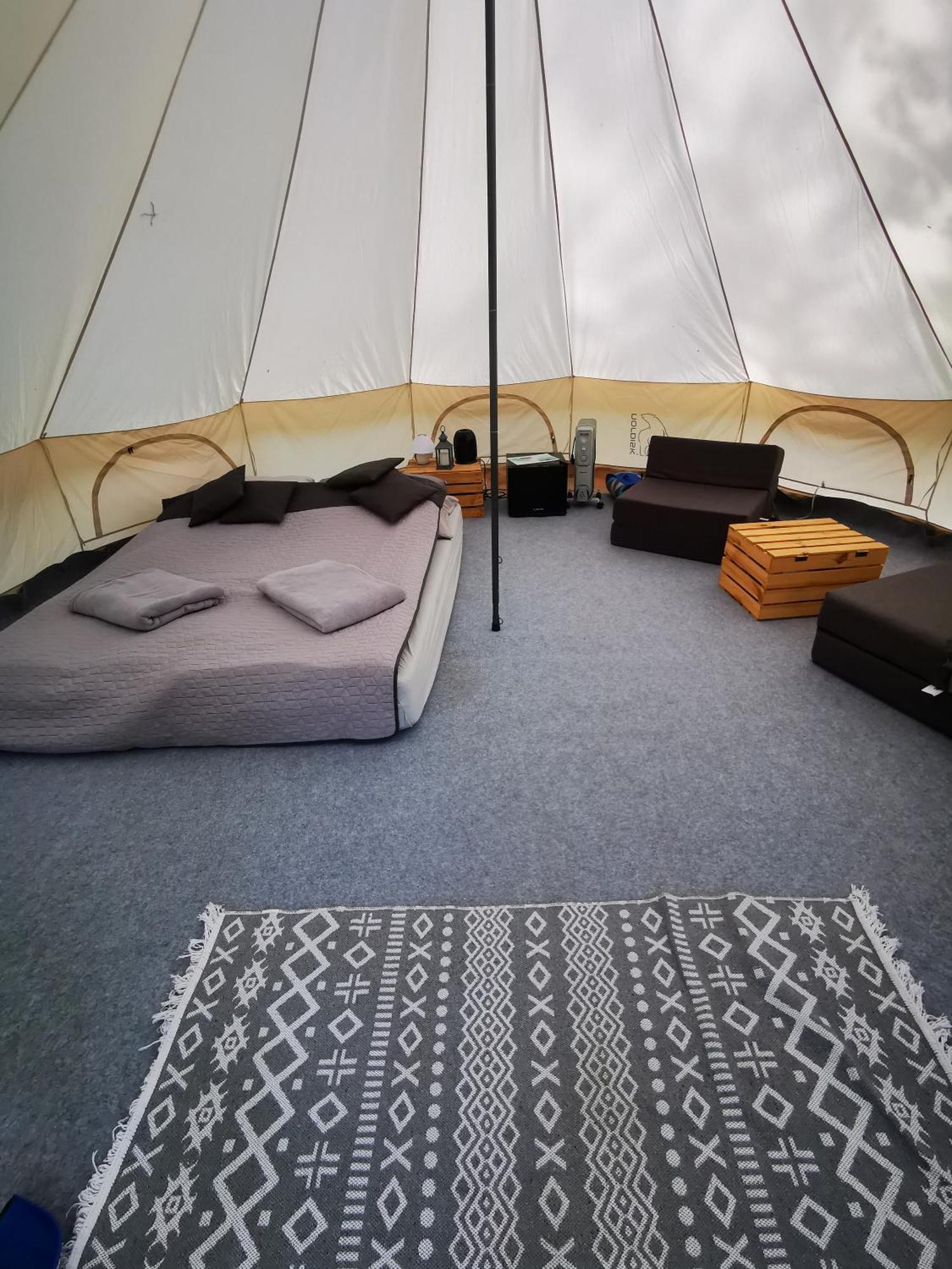 Glamping Kaliska Hotel Łochów Buitenkant foto