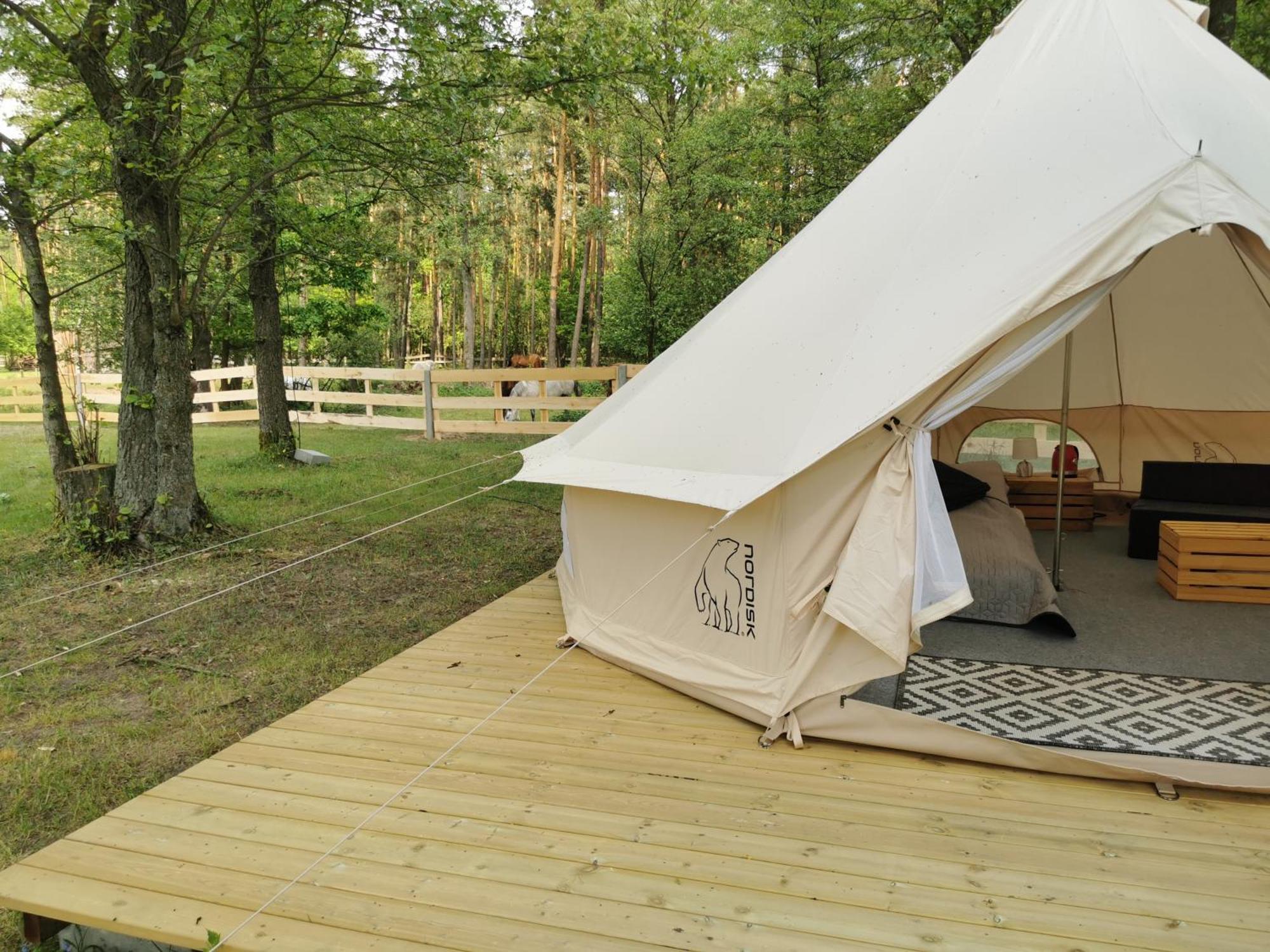 Glamping Kaliska Hotel Łochów Buitenkant foto