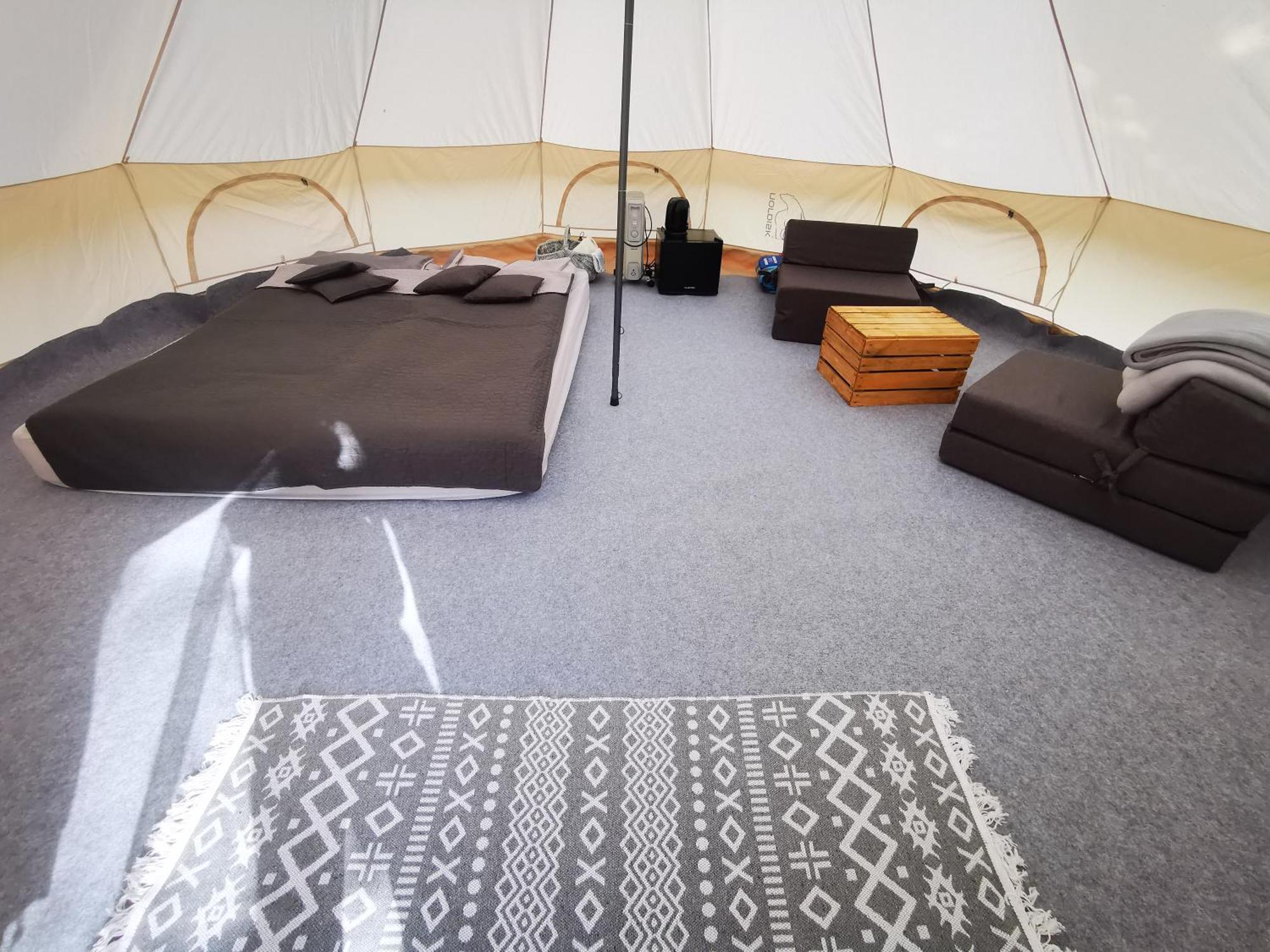 Glamping Kaliska Hotel Łochów Buitenkant foto